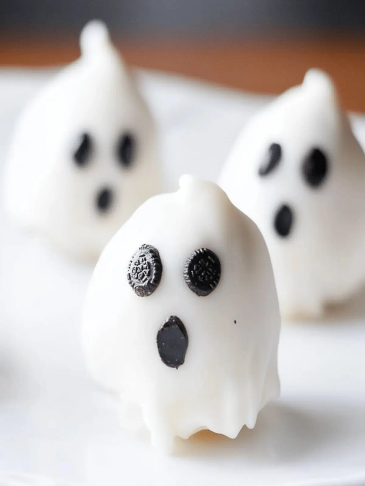 Cute Halloween Oreo Truffle Ghosts: 3-Ingredient Fun 3 Halloween Oreo Truffle Ghosts