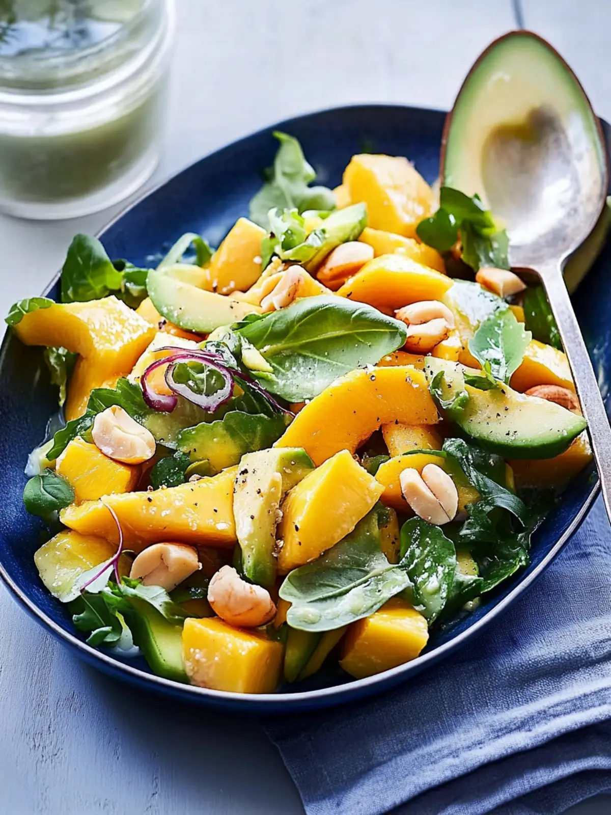 Juicy Mango, Avocado and Macadamia Salad for Summer Bliss 3 juicy mango, avocado and macadamia salad