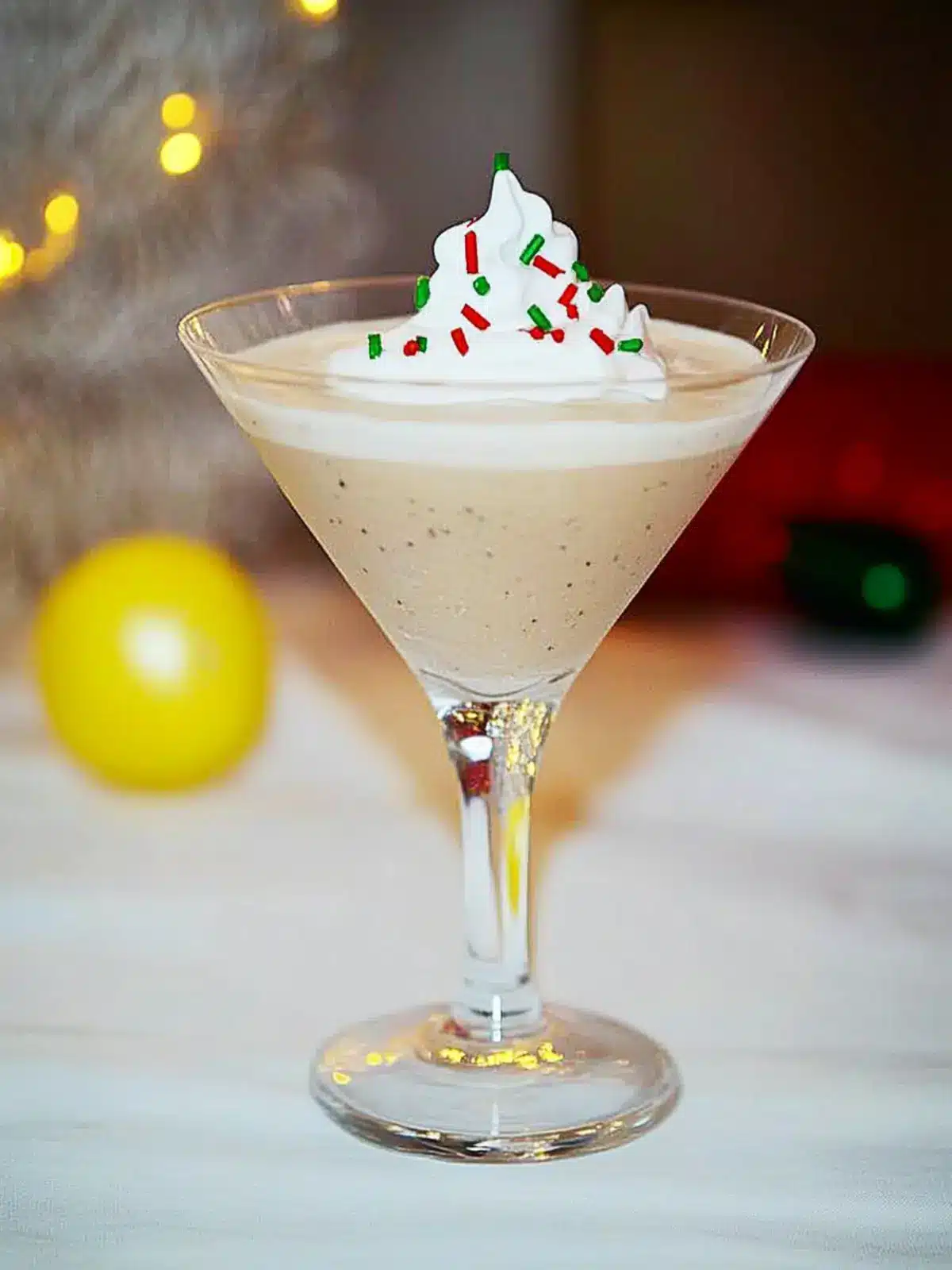 Tinseltini Cocktail: Your Must-Have Festive Drink Delight 5 Tinseltini